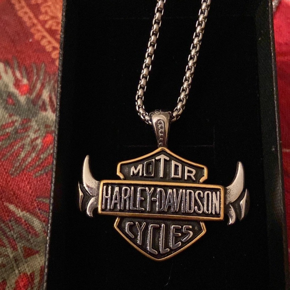 - HD Willie G Skull Necklace
